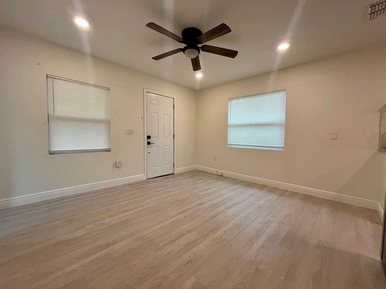 2722 14th Ave S - Photo 4 of 17