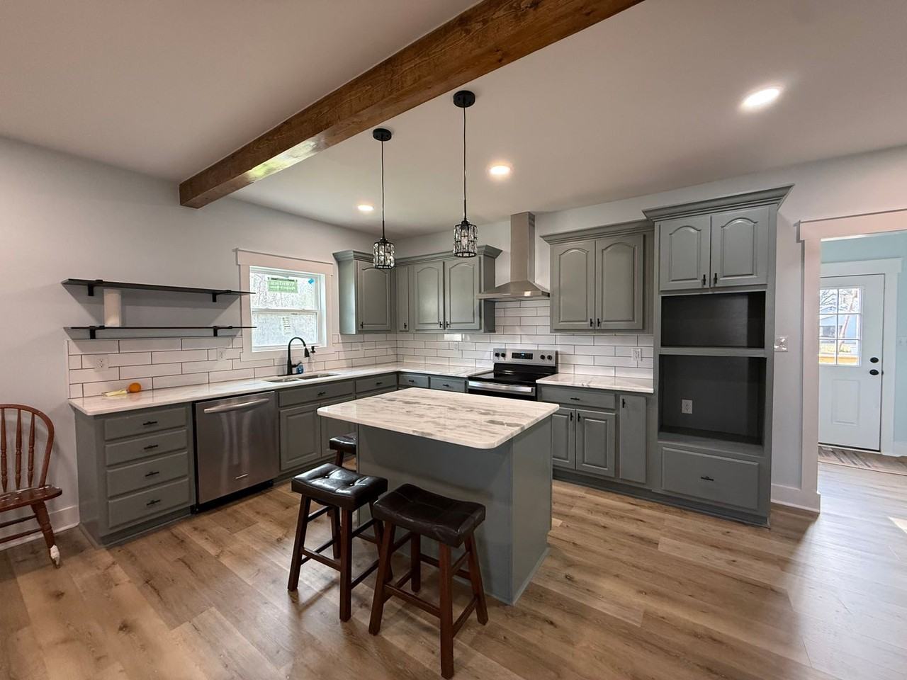 701 E 18th St - Photo 2 of 30