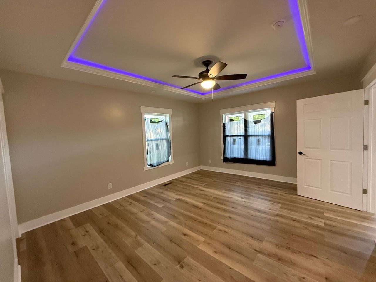 701 E 18th St - Photo 5 of 30