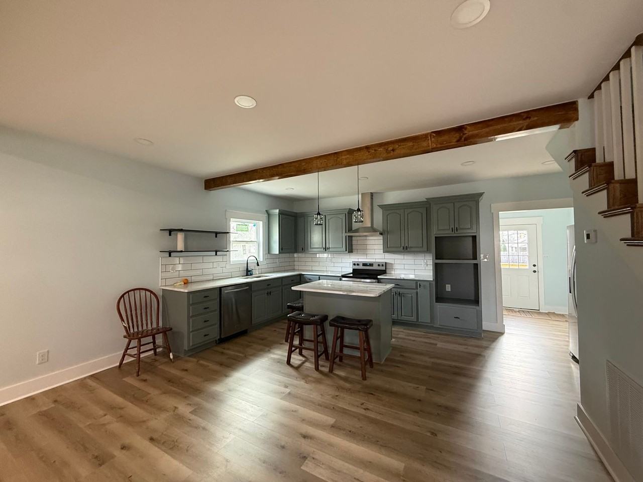 701 E 18th St - Photo 7 of 30