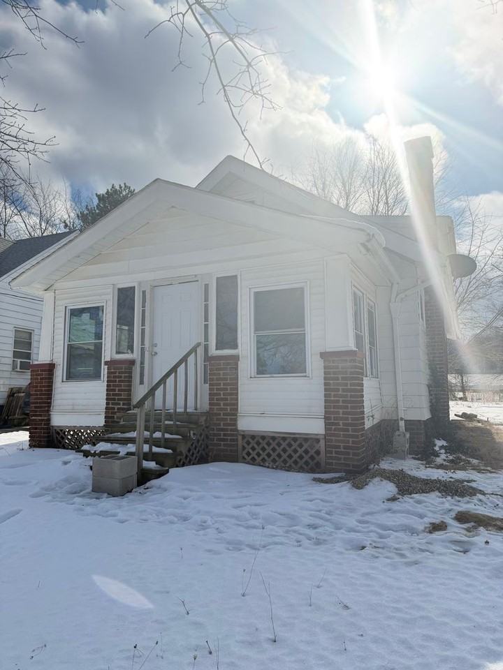 22680 Coulter Ave - Photo 2 of 31