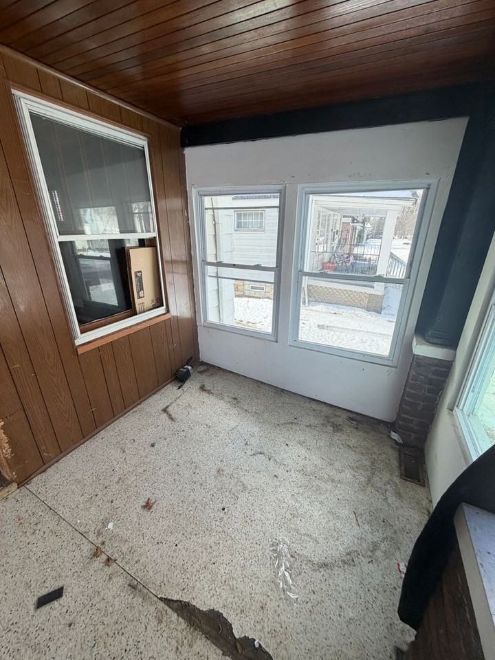 22680 Coulter Ave - Photo 4 of 31