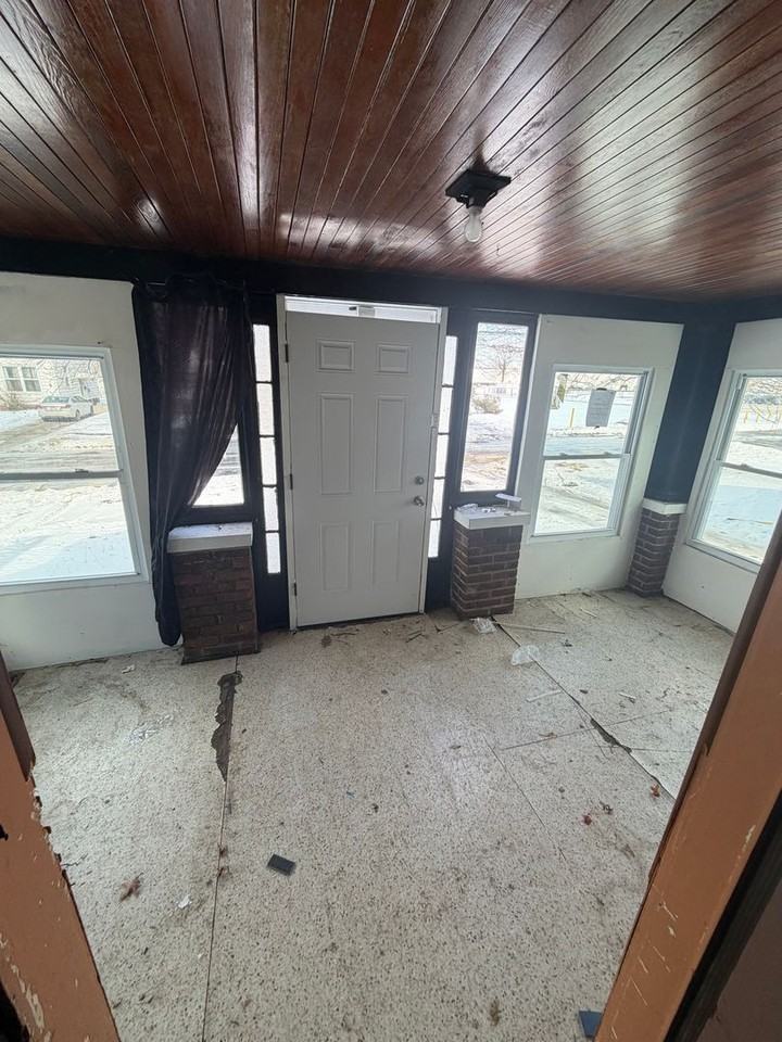 22680 Coulter Ave - Photo 6 of 31