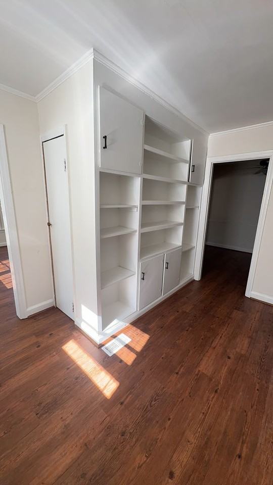 401 Sheppard St - Photo 4 of 15