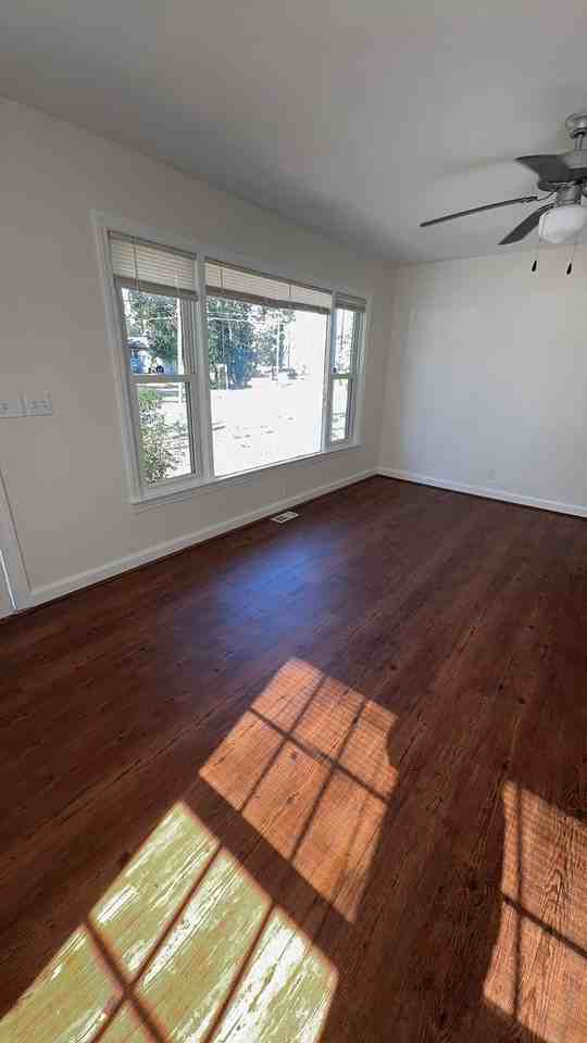 401 Sheppard St - Photo 5 of 15