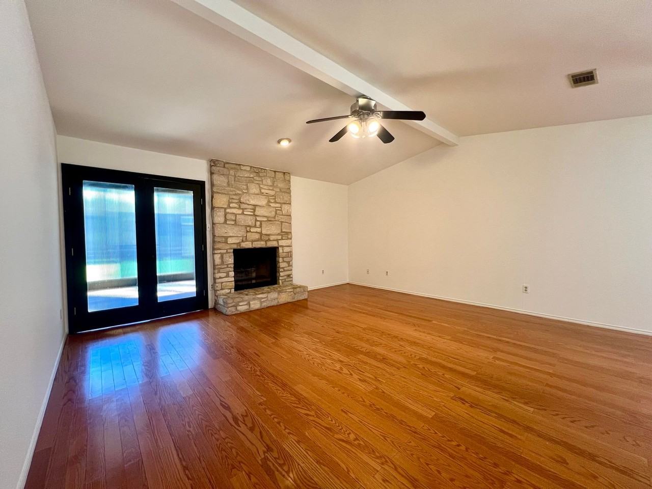 6005 Avery Island Ave - Photo 7 of 17