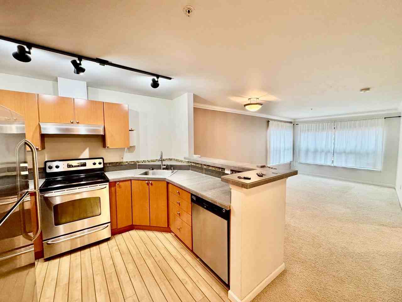 621 5th Ave N #205 - Photo 2 of 18