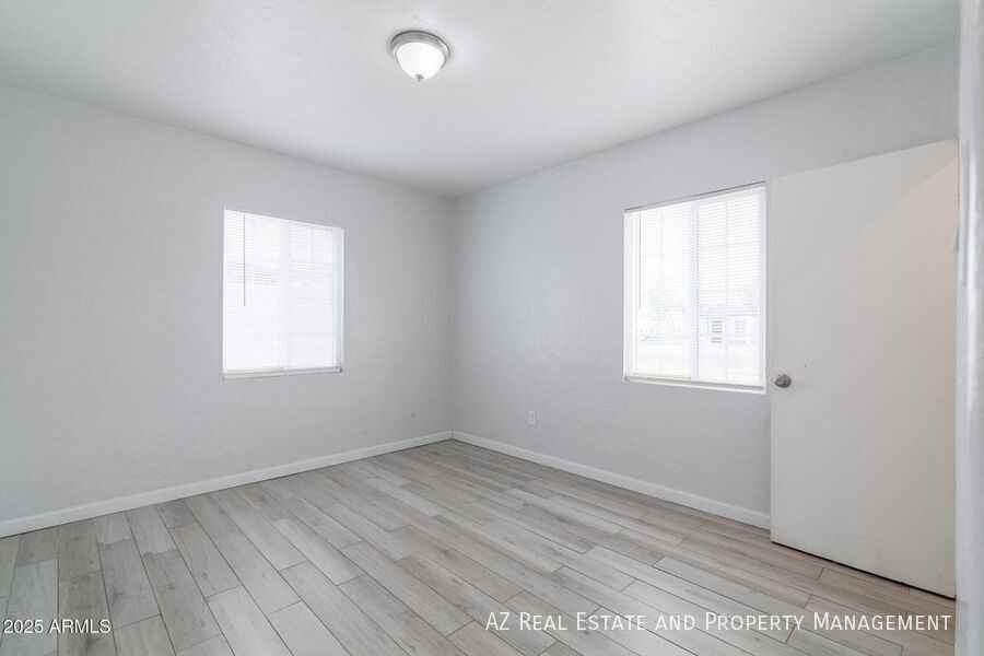 1628 E Granada Rd - Photo 6 of 24