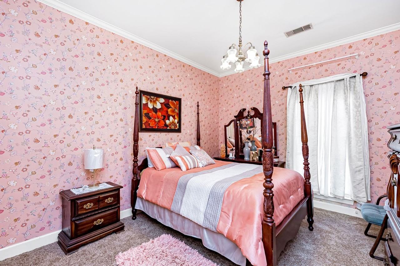 1022 Wooddale Blvd - Photo 5 of 12