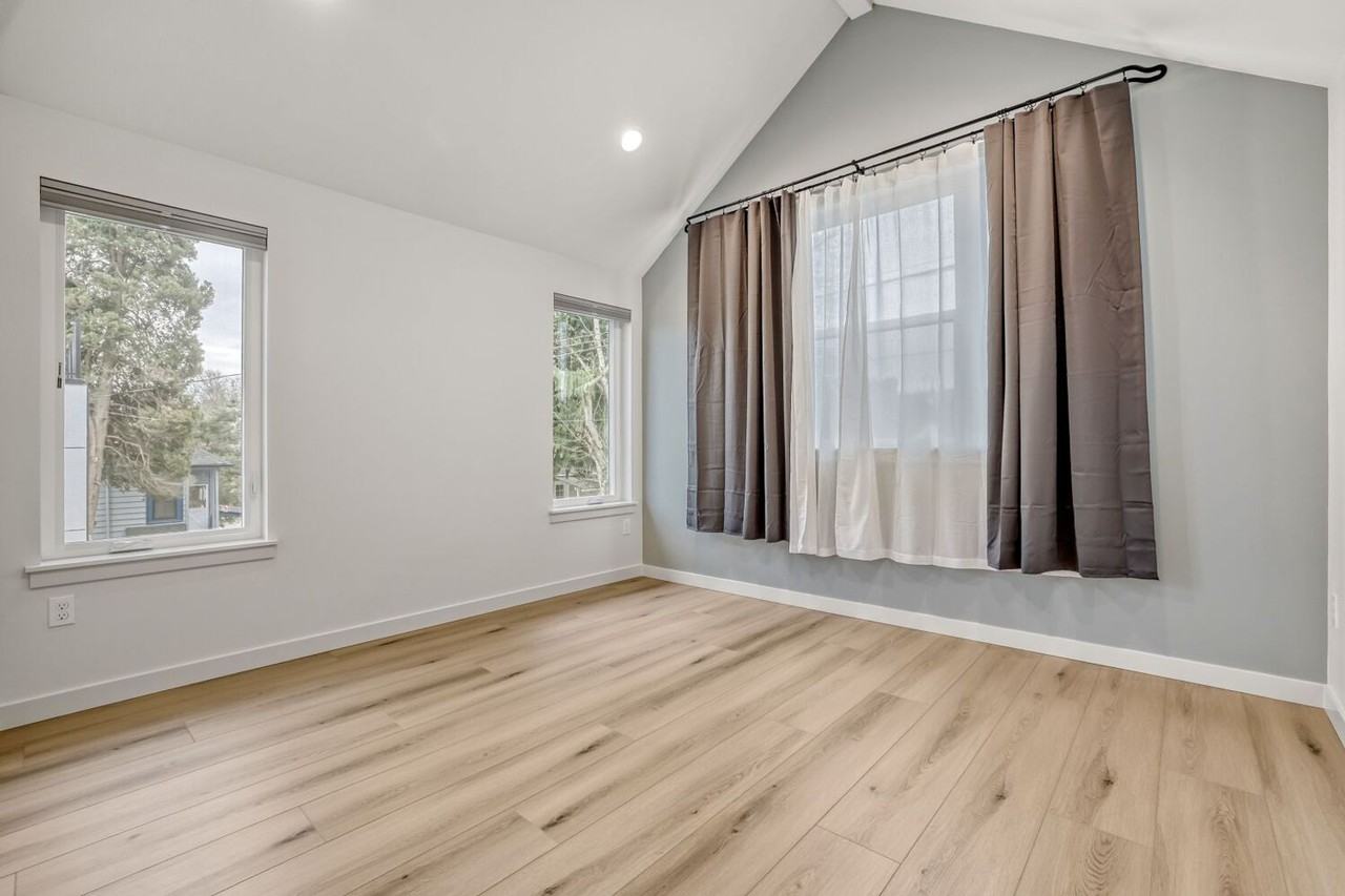 6715 Aurora Ave N - Photo 3 of 11