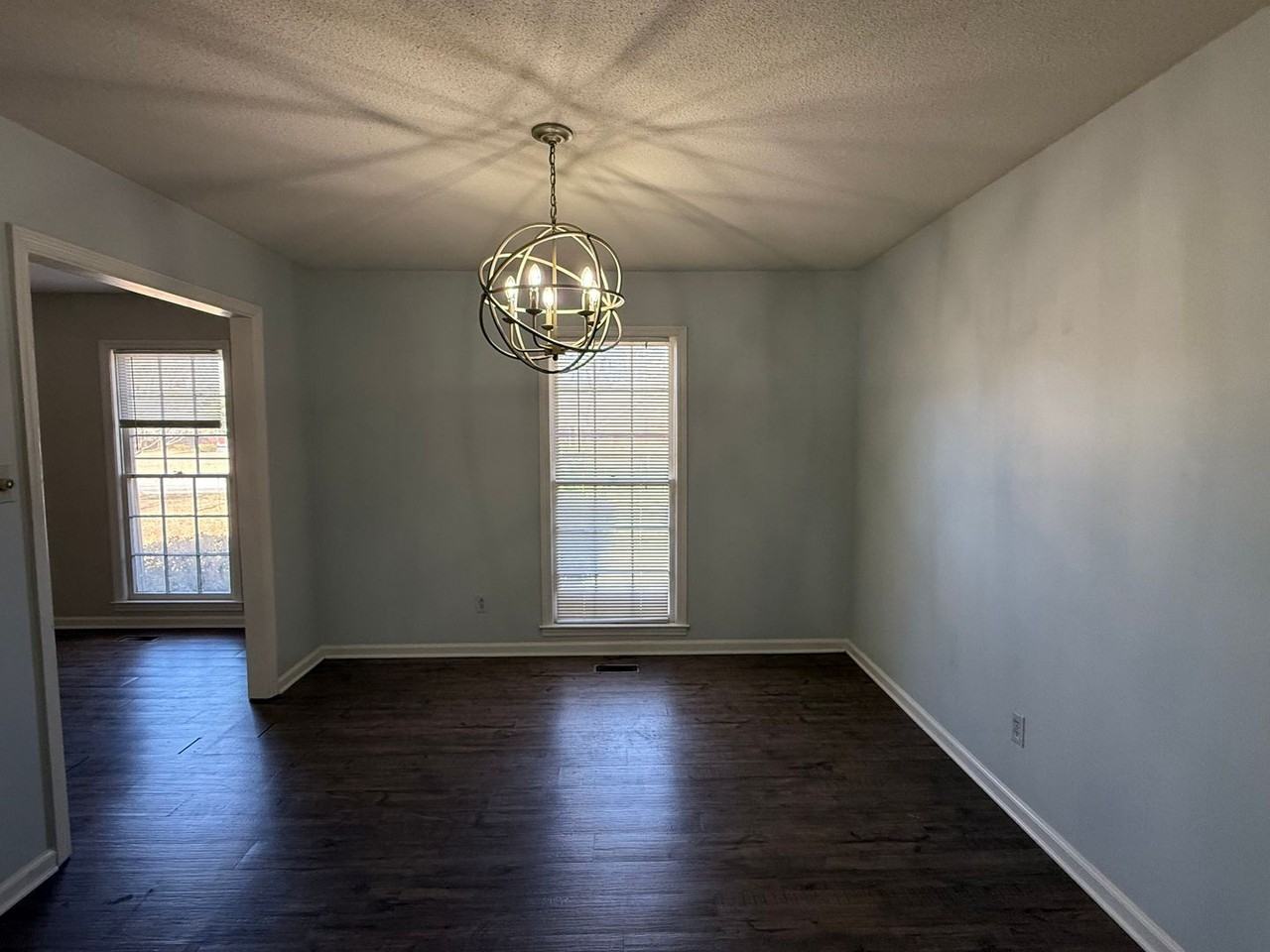 1103 Gornto Rd - Photo 4 of 14