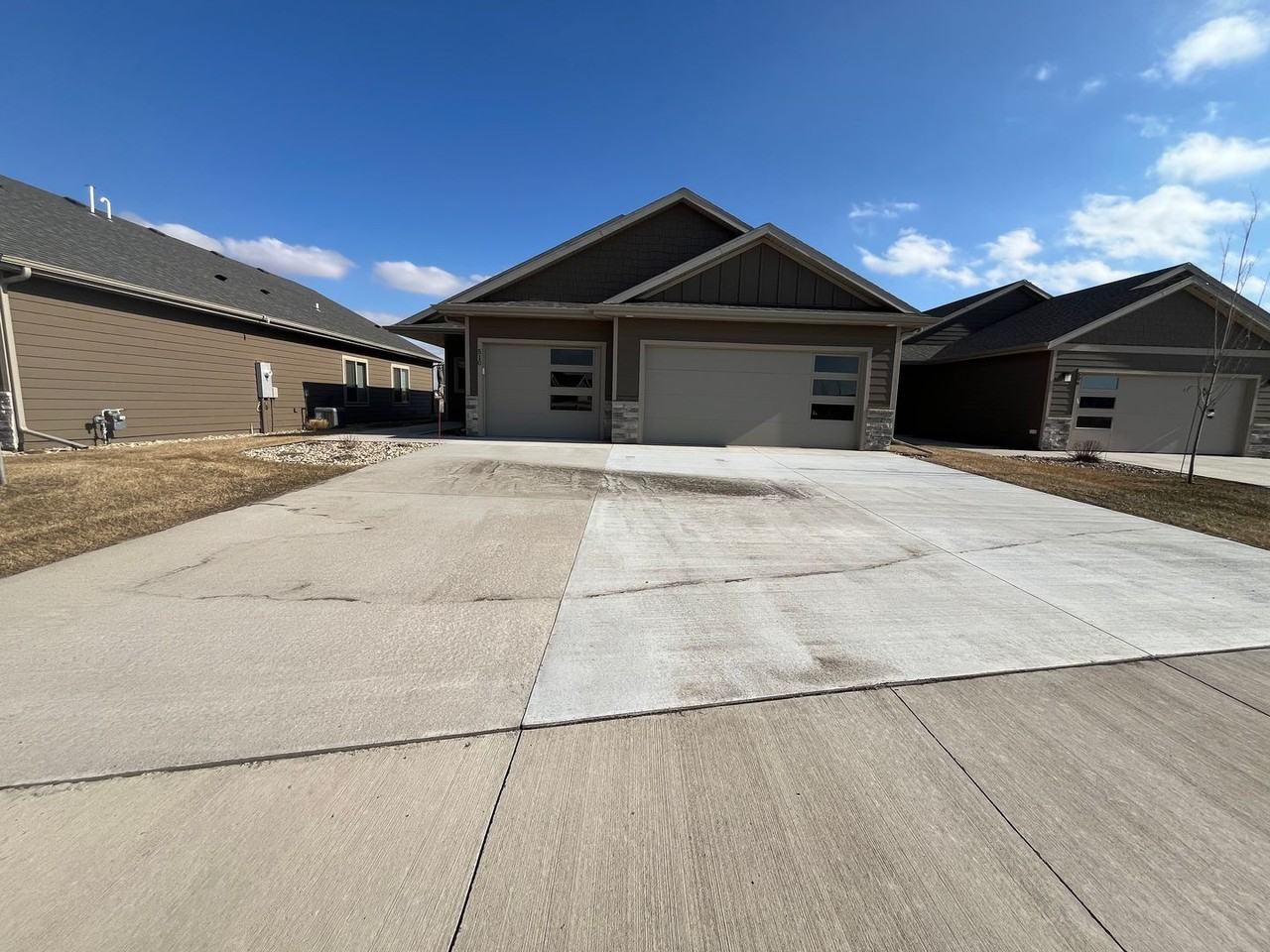 510 Prairieside Trl - Photo 2 of 30