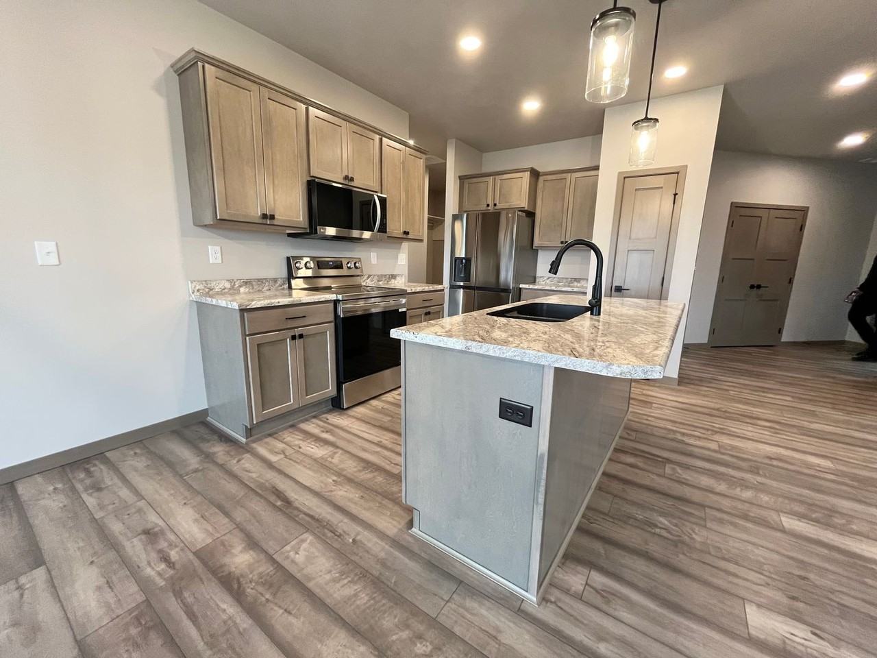 510 Prairieside Trl - Photo 7 of 30