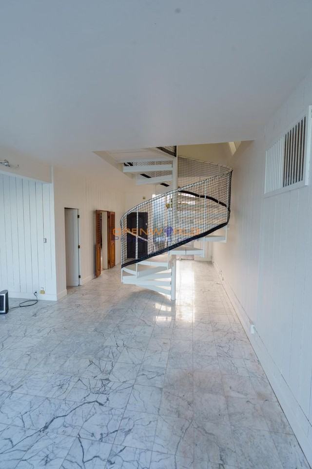 107 Bridgeway - Photo 2 of 31