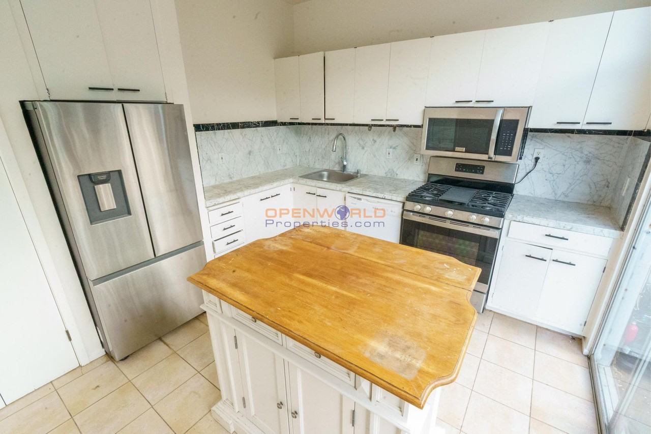 107 Bridgeway - Photo 5 of 31