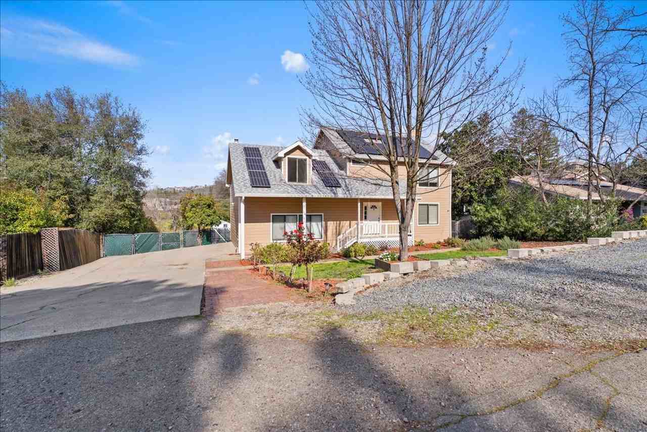 2717 Knollwood Dr - Photo 2 of 45