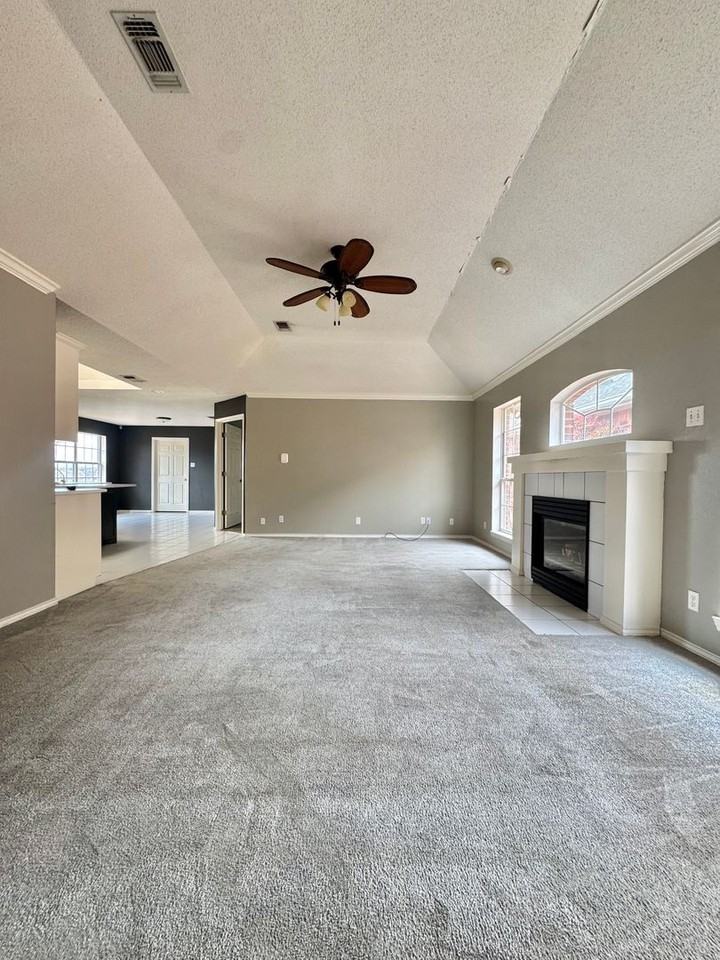 10 Southridge Dr - Photo 5 of 16