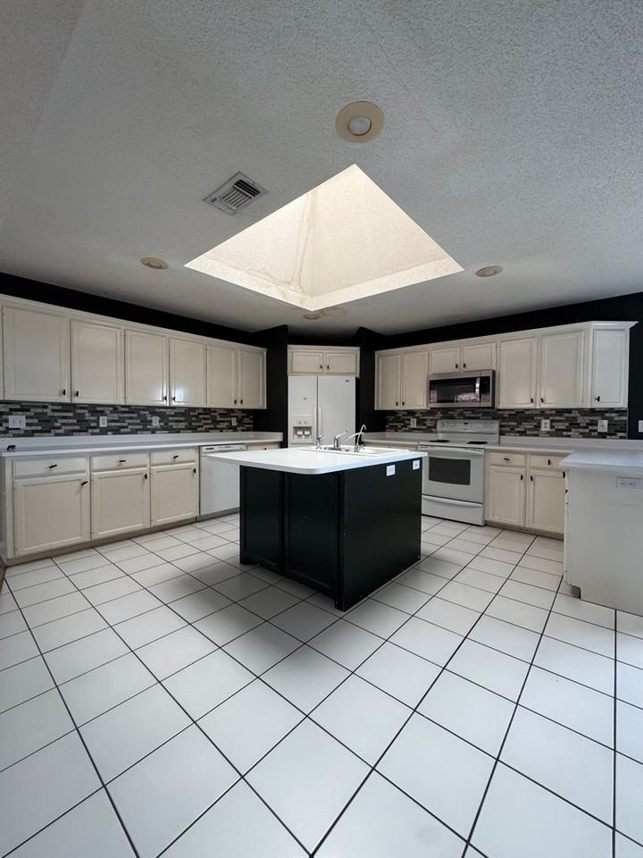 10 Southridge Dr - Photo 7 of 16