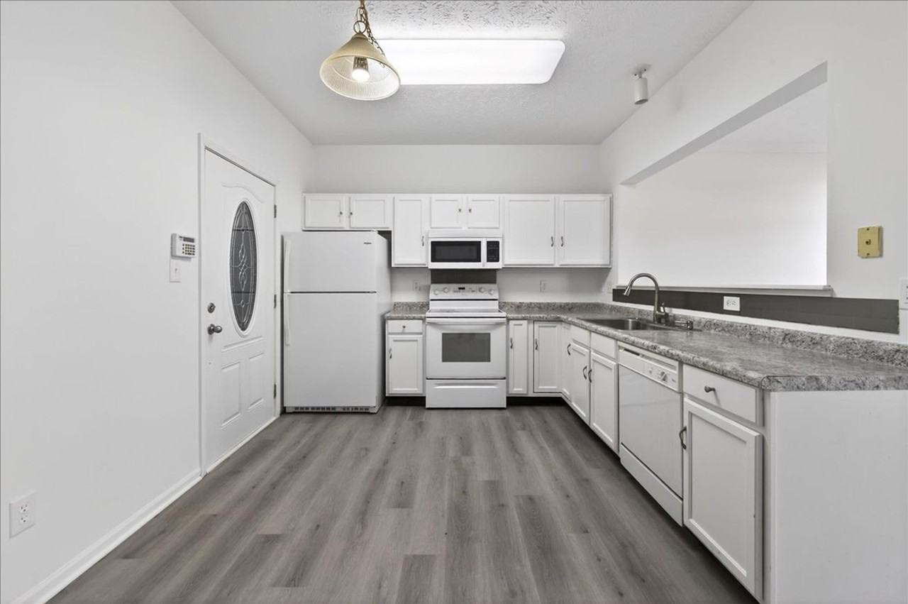 7042 Tyler Ln - Photo 3 of 16