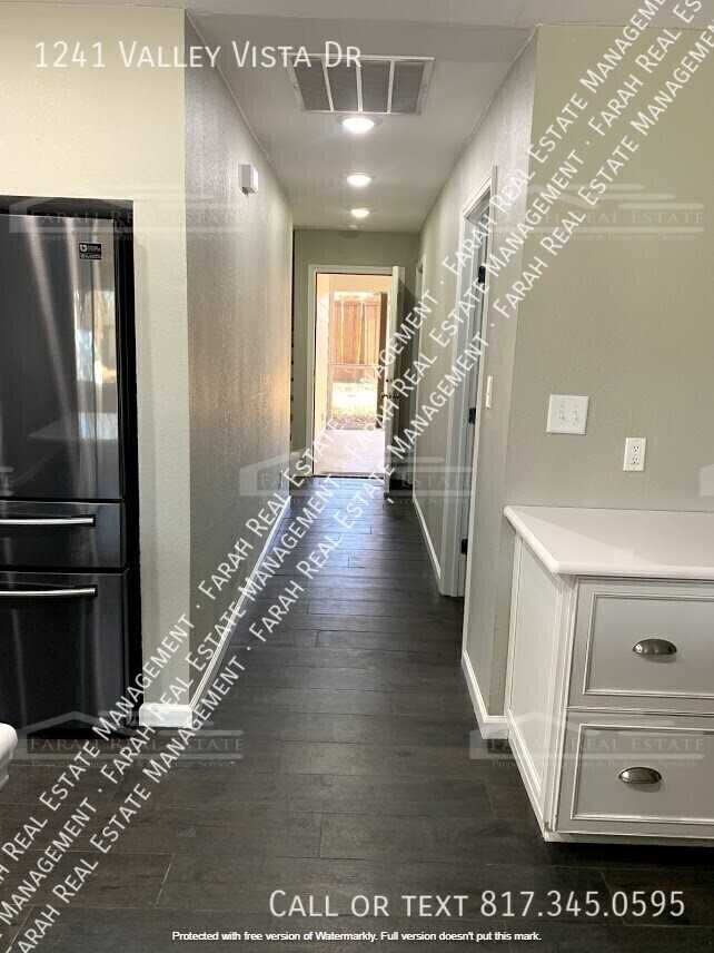 1241 Valley Vista Dr - Photo 4 of 27