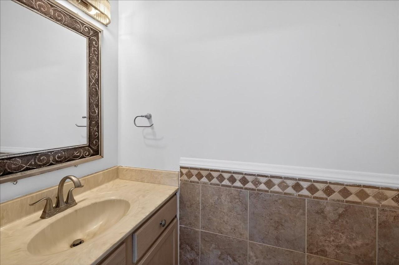 7042 Tyler Ln - Photo 7 of 16