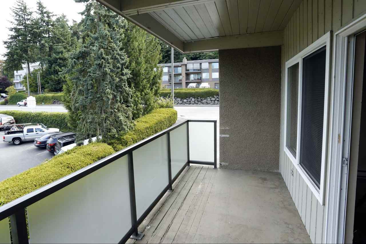 The Commodore Aprartments - Photo 5 of 17