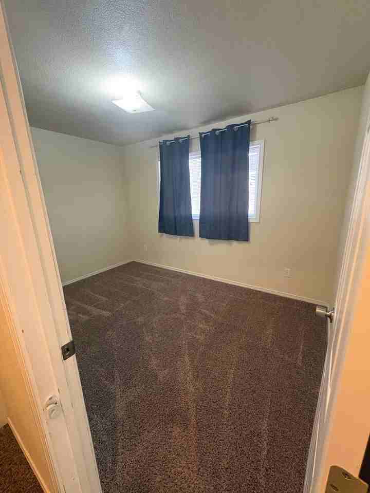 136 J St Ne - Photo 7 of 14