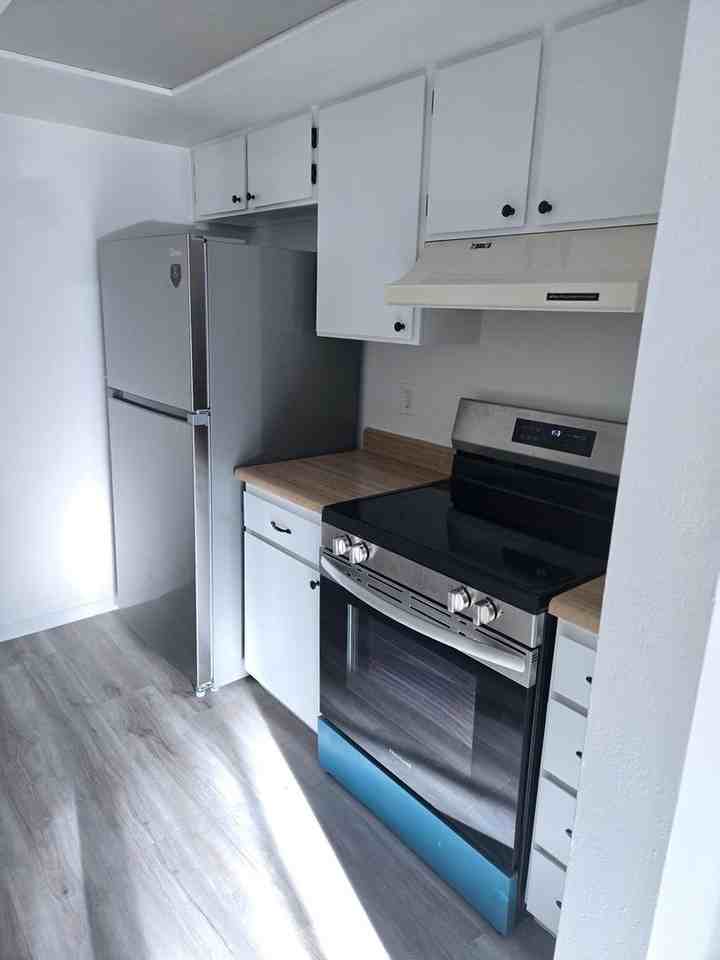 7720 W 87th Dr - Photo 3 of 19