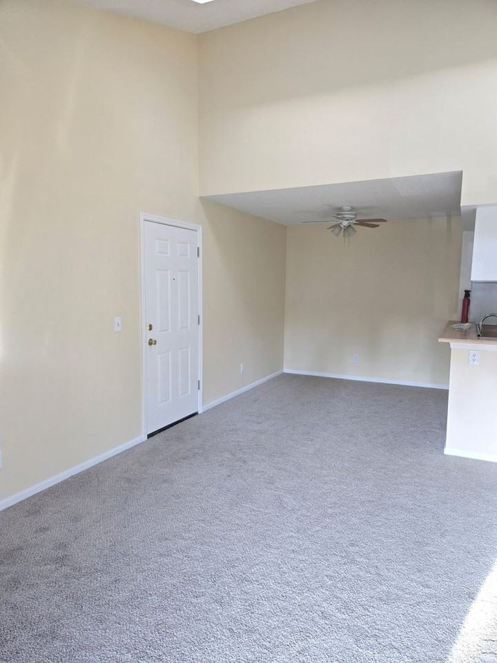 7720 W 87th Dr - Photo 6 of 19