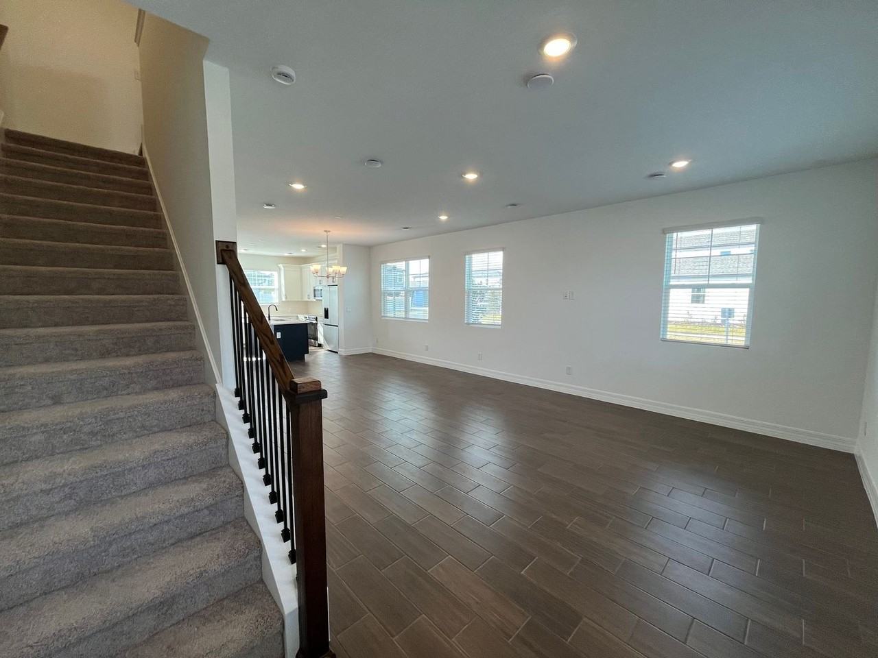 17490 Northlake Grove Dr - Photo 3 of 45