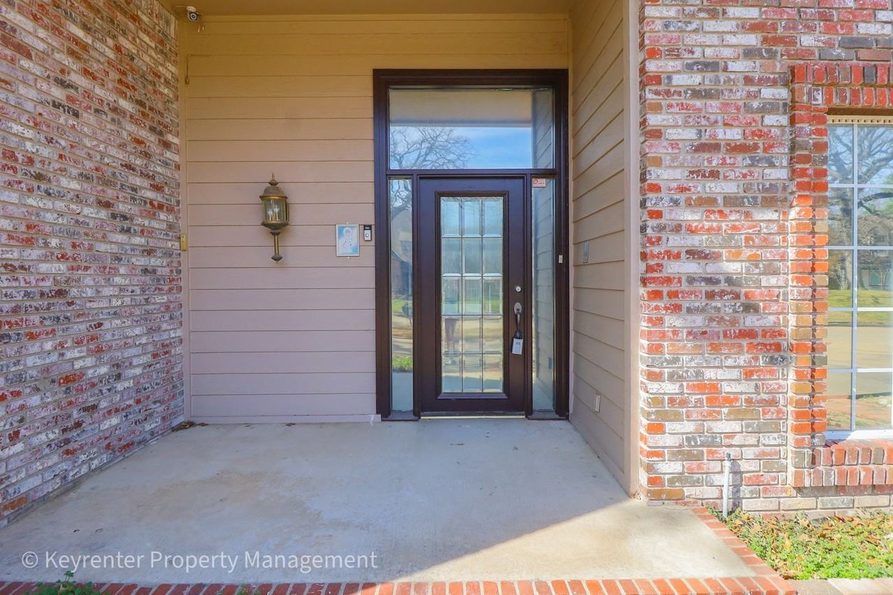 10116 S Fulton Ave - Photo 6 of 50