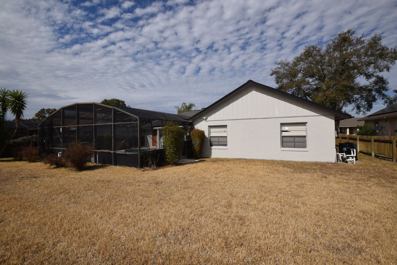 7748 Indian Ridge Trl S - Photo 4 of 37