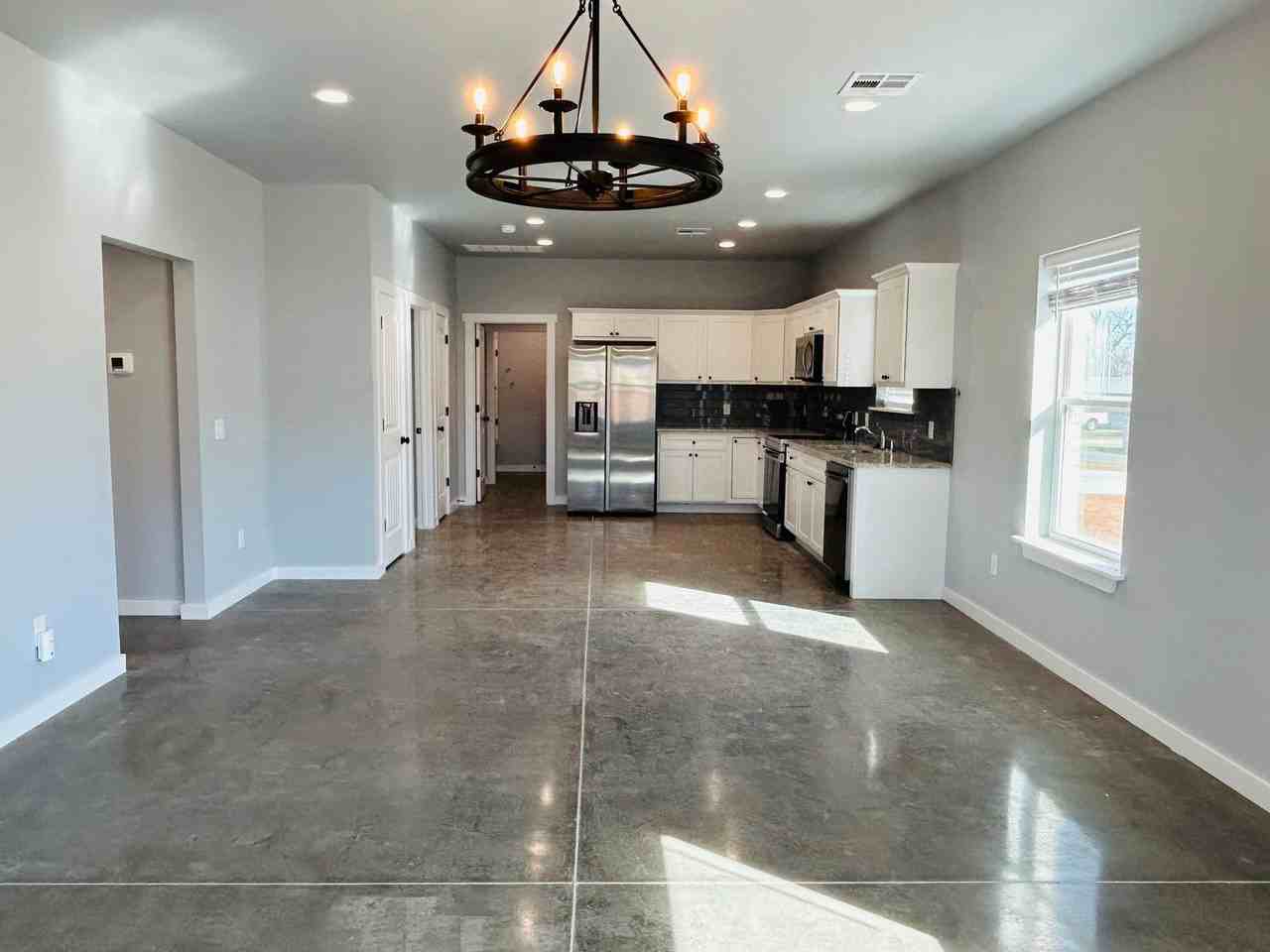 104 N Harrison Ave - Photo 3 of 20
