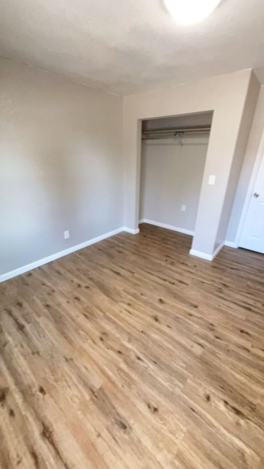 215 S Curtis St - Photo 3 of 3