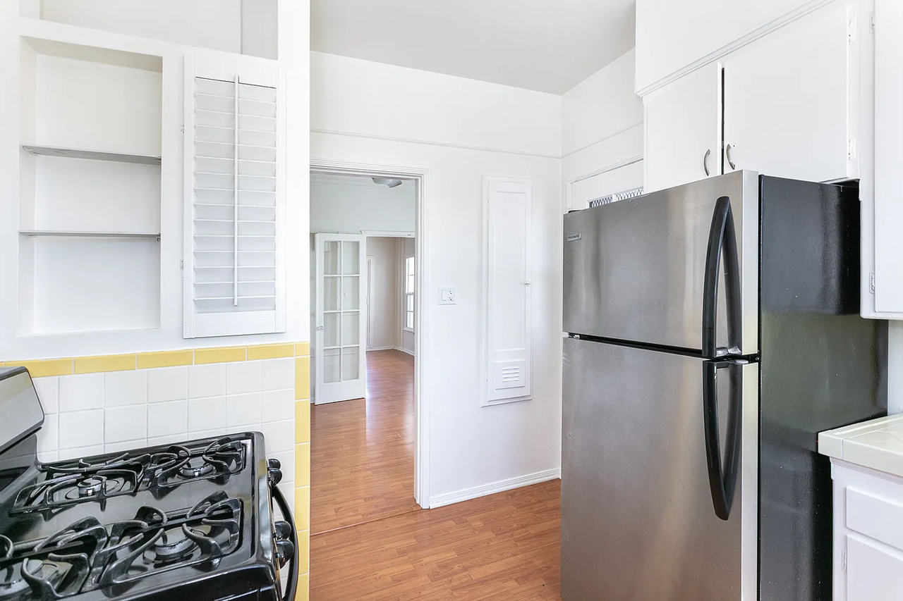 8566 W Olympic Blvd - Photo 4 of 16