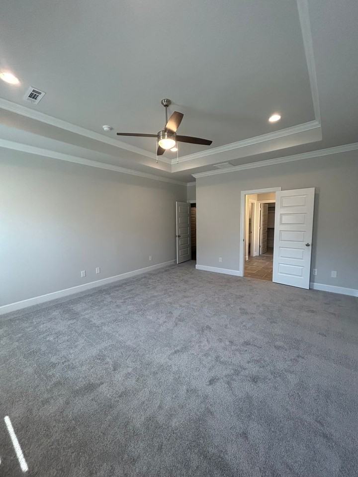 2304 Salmon St - Photo 3 of 33