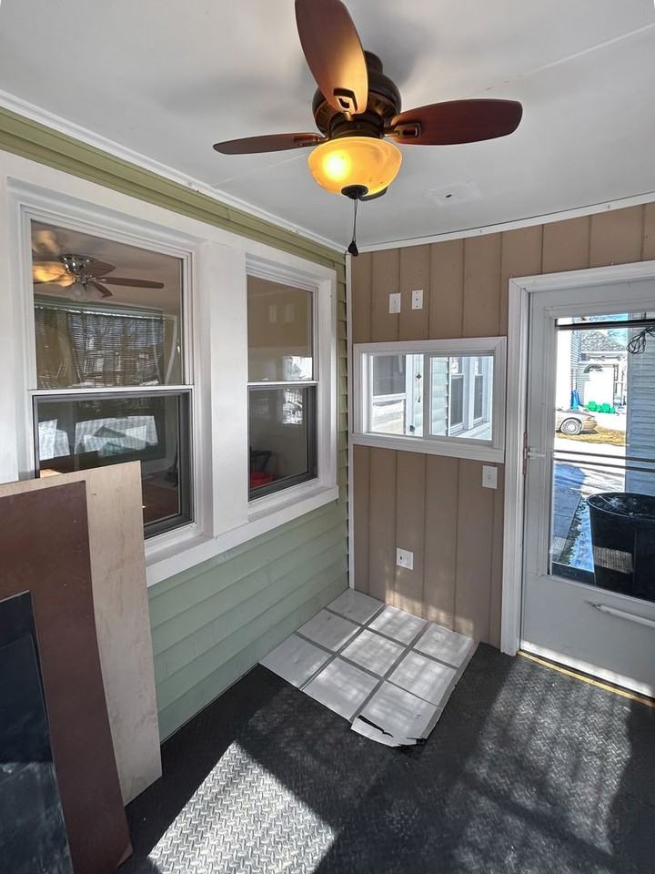 1280 Hindmarch St - Photo 4 of 38