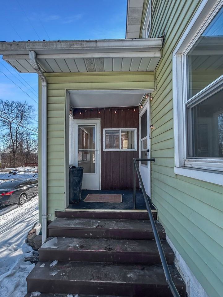 1280 Hindmarch St - Photo 5 of 38