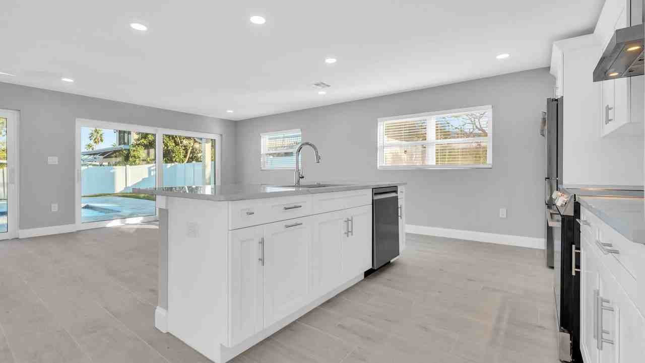 4107 Miller Dr - Photo 5 of 48