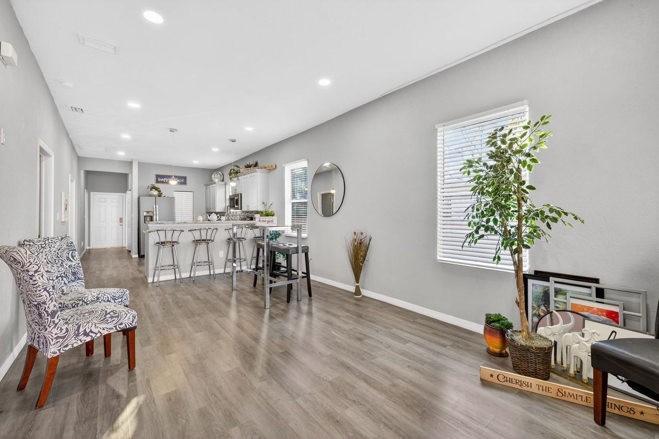 2709 N 17th St - Photo 7 of 29