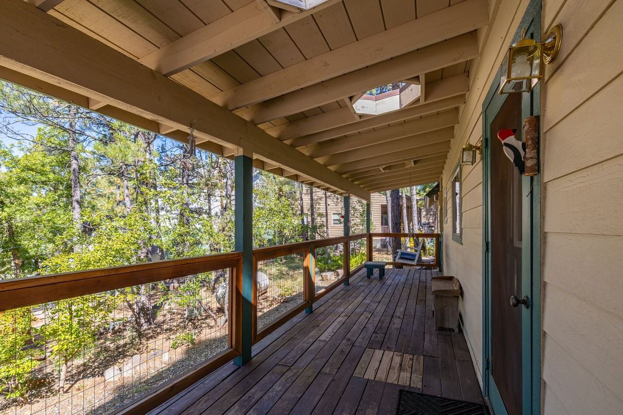 1420 E Jaguar Ln - Photo 3 of 27