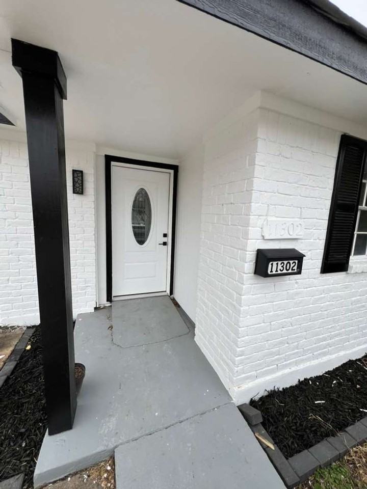 11302 Murr Way - Photo 2 of 13