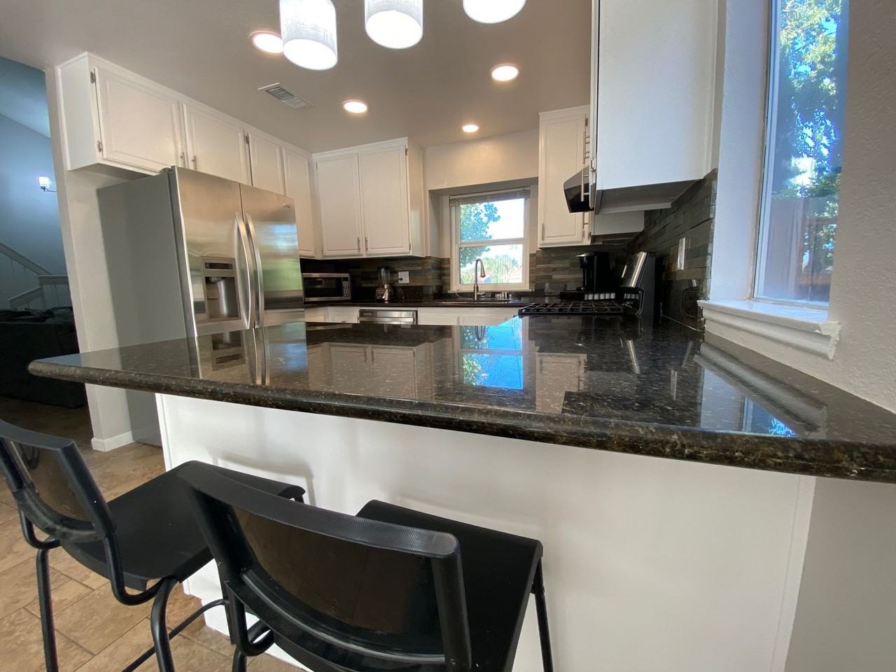 539 Spruce Ct - Photo 6 of 24