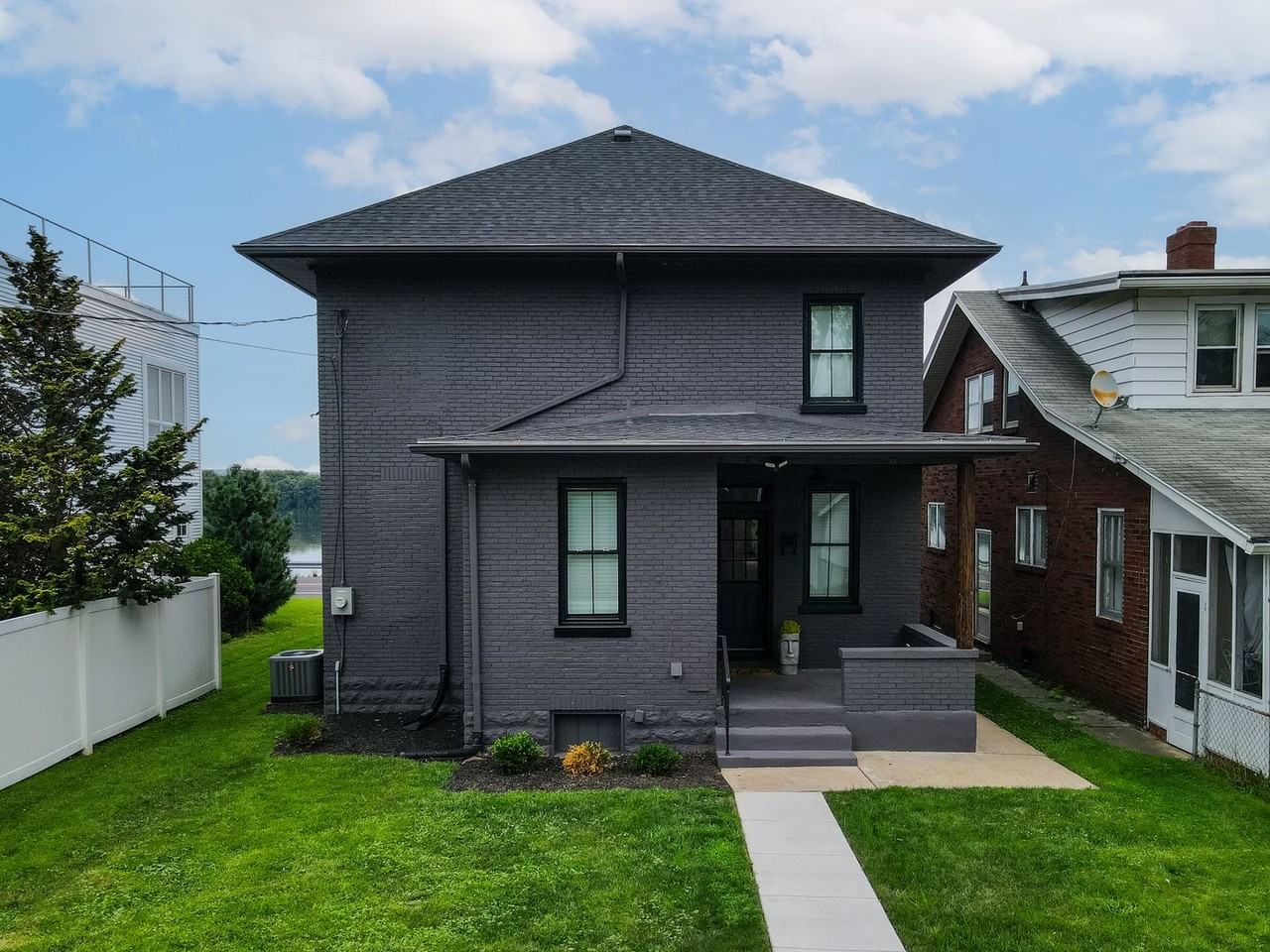 608 N Front St - Photo 2 of 27