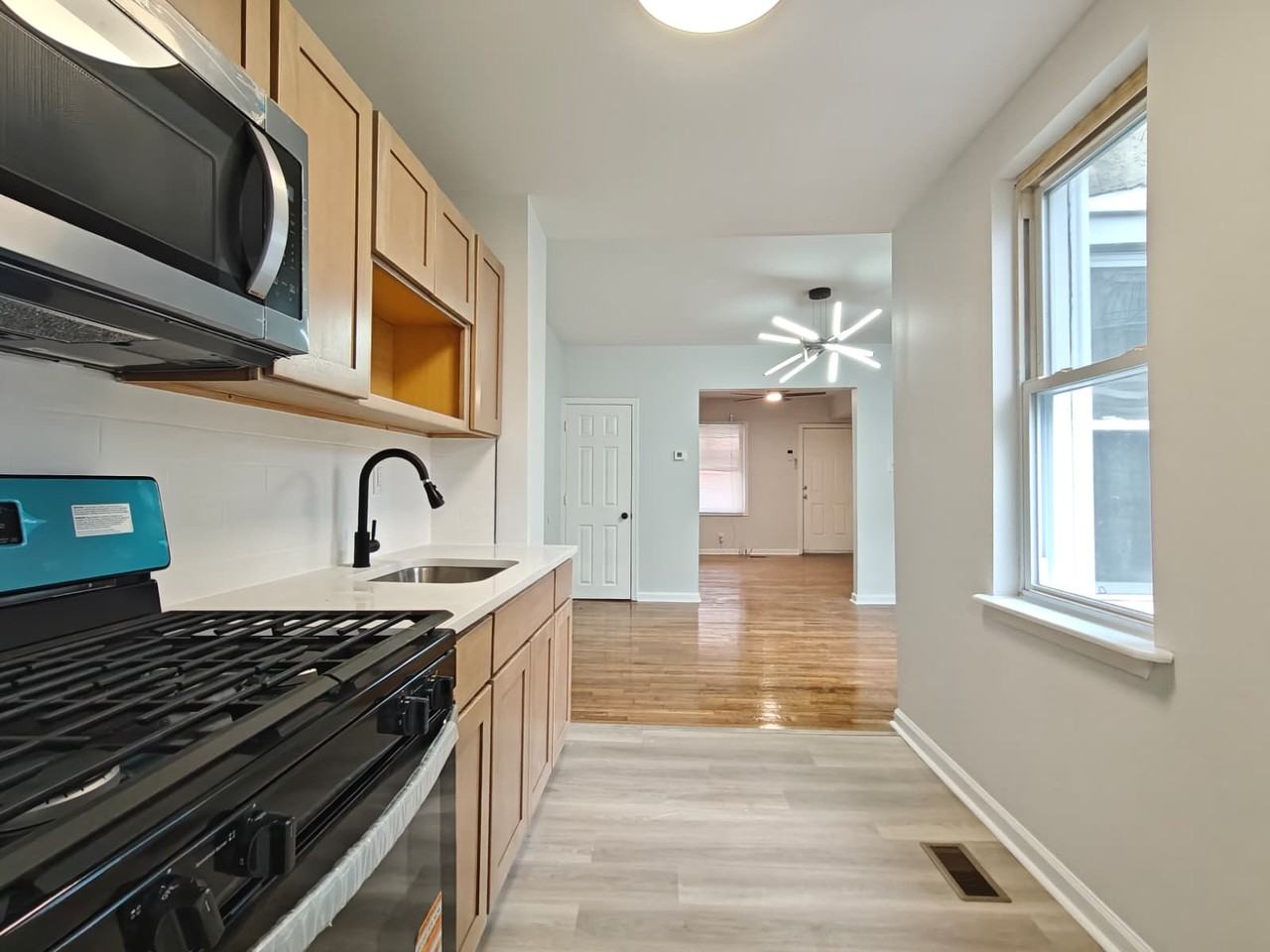 312 N 59th St - Photo 4 of 9