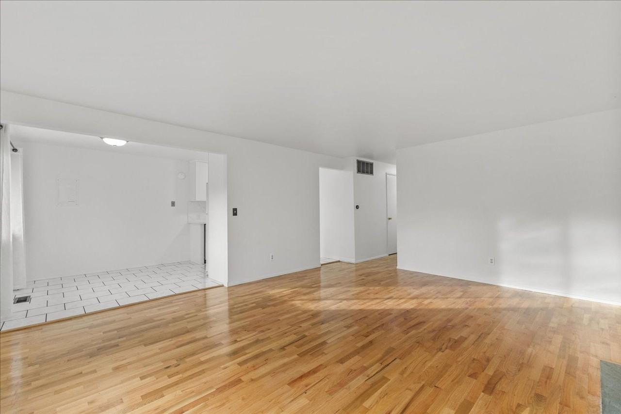 5561 16th Ave S - Photo 4 of 21