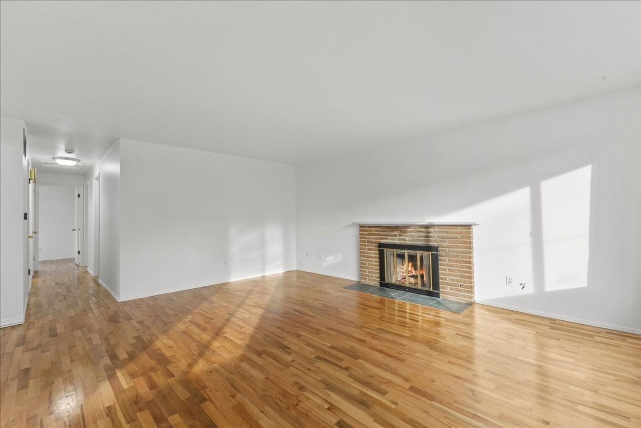 5561 16th Ave S - Photo 5 of 21