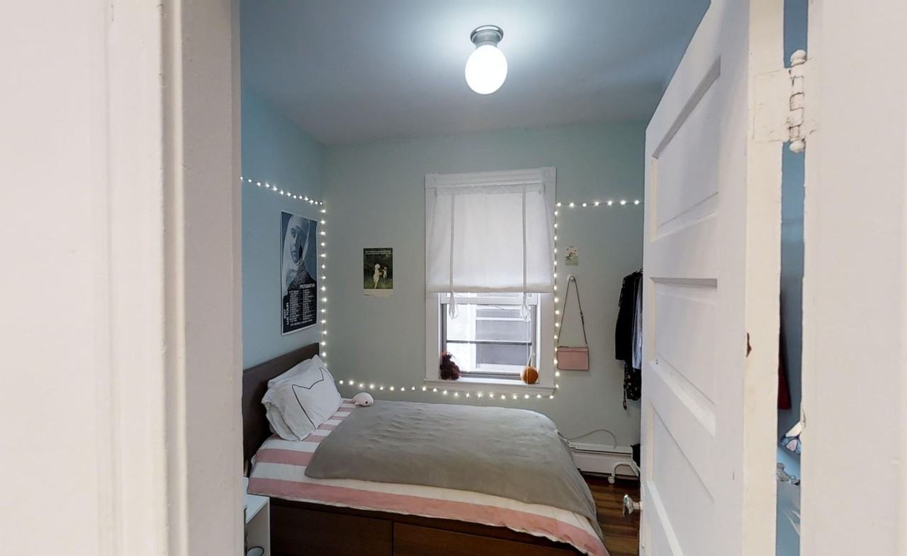 202 Harvard St - Photo 7 of 13