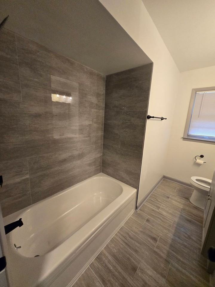 3988 Chippewa Rd - Photo 3 of 16