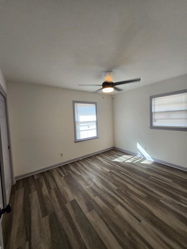 3988 Chippewa Rd - Photo 5 of 16